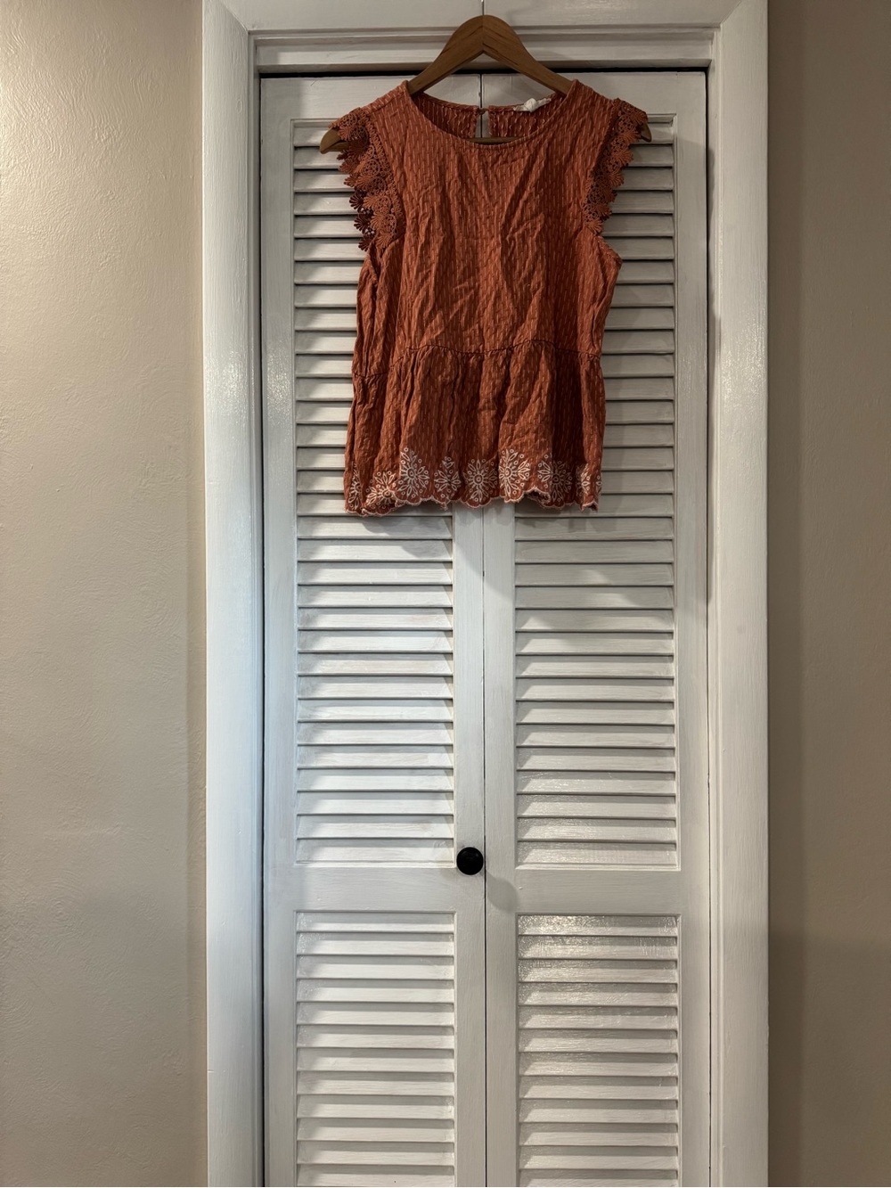 mine Rust Lace Trim Sleeveless Peplum Top